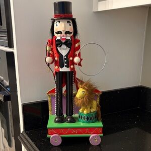 19” Christmas Circus Ringleader Lion Tamer Nutcracker w Lion and Big Top Vintage
